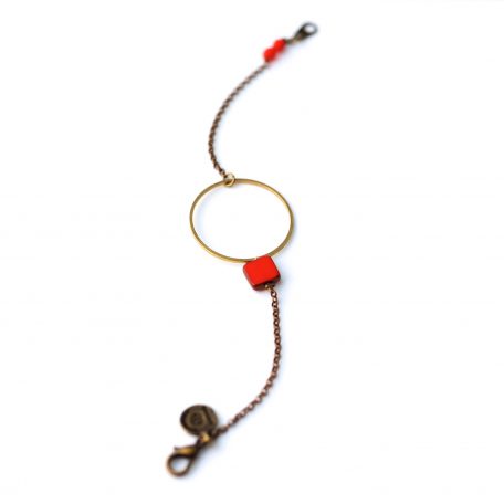 bijoux-bracelet-chaine-ceccle-laiton-dore-perle-verre-carree-rouge-equinoxe